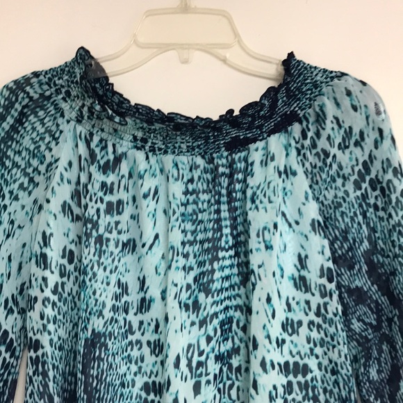 NWT New York &co off shoulder top - Picture 2 of 3